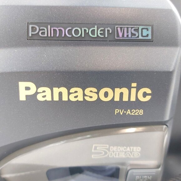 Panasonic Palmcorder Model PV-A228D 23x Zoom-Leather Bag-Battery-Tapes - Picture 6 of 14